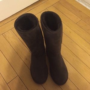 UGG Shoes - Tall Brown Uggs - Size 8 UGG Shoes - Tall Brown Uggs - Size 8